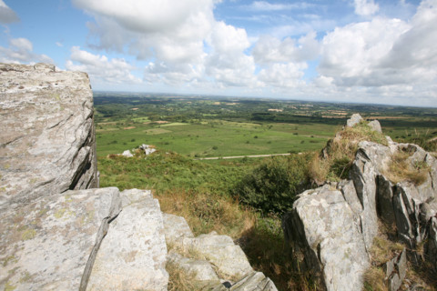 France, Bretagne, Finistere, monts d'arree, au sommet du roc'h trevezel, point culminant a 364 metres, paysage, rochers, lande sauvage,