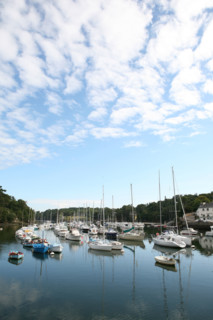 France, Bretagne, Finistere Sud, Cornouaille, plaisance, quai, kerdruc, face a rosbras,