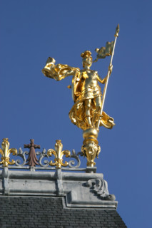 France, Bretagne, Ille et Vilaine, rennes, place du parlement de Bretagne, detail parlement, personnage dore, galerie du toit,