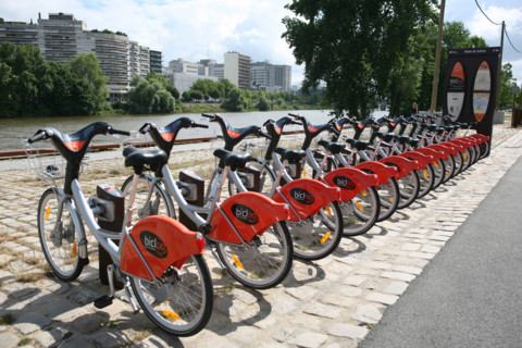 France, pays de loire, loire atlantique, Nantes, ile beaulieu, ile de nantes, quai Francois Mitterrand, bicloo velos libre service, environnement, developpement durable,