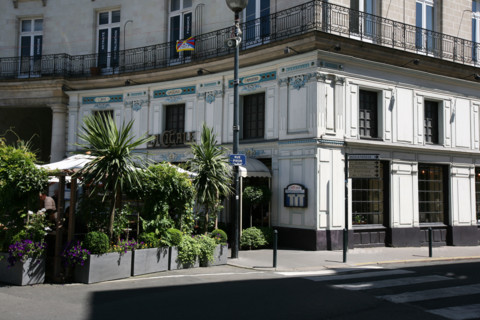 France, pays de loire, loire atlantique, Nantes, place graslin, facade immeuble en hemicycle, la cigale, brasserie art nouveau,