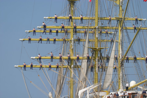France, Basse Normandie, Manche, Cotentin, Cherbourg, rade, tall ships race 2005, grands voiliers, course, mircea, navire roumain, marins dans les haubans,