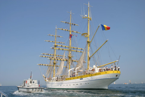 France, Basse Normandie, Manche, Cotentin, Cherbourg, rade, tall ships race 2005, grands voiliers, course, mircea, navire roumain, marins dans les haubans,