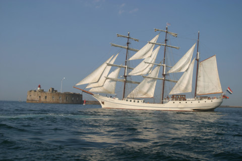 France, Basse Normandie, Manche, Cotentin, Cherbourg, rade, tall ships race 2005, grands voiliers, course, bateau artemis, fort de l'ouest,