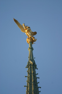 France, Basse Normandie, Manche, pays de la baie du Mont-Saint-Michel, 
sommet de la fleche de la merveille, l'archange sculpteur Emmanuel fremiet,