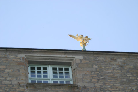 France, Basse Normandie, Manche, pays de la baie du Mont-Saint-Michel, 
sommet de la fleche de la merveille, l'archange sculpteur Emmanuel fremiet,