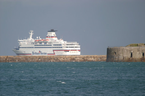 France, Basse Normandie, Manche, Cotentin, Cherbourg, ferry de la brittany ferries, trafic trans Manche, grande rade ouest, depart 
du Bretagne