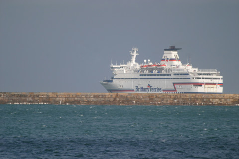 France, Basse Normandie, Manche, Cotentin, Cherbourg, ferry de la brittany ferries, trafic trans Manche, grande rade ouest, depart 
du Bretagne