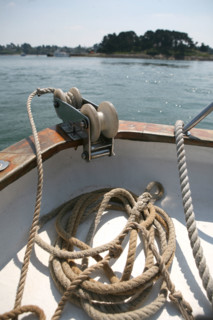 France, Bretagne, Morbihan, golfe du Morbihan, ile aux moines, depuis le bateau au depart de port blanc, cordages,