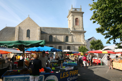 France, Bretagne, Morbihan, golfe du Morbihan, presqu'ile de rhuys, saint gildas de rhuys eglise abbatiale, marche,