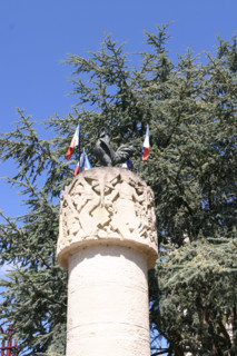 France, Basse Normandie, orne, pays d'auge ornais, vimoutiers, monument aux morts, coq,