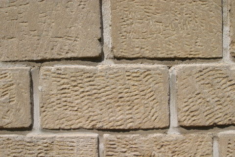 France, Basse Normandie, orne, pays d'auge ornais, vimoutiers, detail mur de pierre, habitat local de la reconstruction,