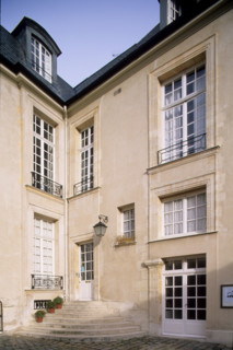 France, Paris 3e, le marais, hotel de marle, 11 rue payenne, hotel particulier, centre suedois, detail facade sur cour,