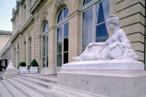 France, Paris 7e, faubourg Saint-Germain, hotel de Lassay, rue de l'universite, residence du president de l'assemblee nationale, hotel particulier, etat, institution, facade sur jardin, statue femme, ...