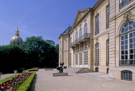 France, Paris 7e, faubourg Saint-Germain, 79 rue de Varenne, hotel biron, musee rodin, hotel particulier, facade sur jardin, dome des invalides,