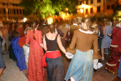 France, Haute Normandie, Seine Maritime, Rouen, cathedrale notre dame, fetes jeanne d'arc 2005, 
bal medieval, danseurs, musique medievale, costumes traditionnels,