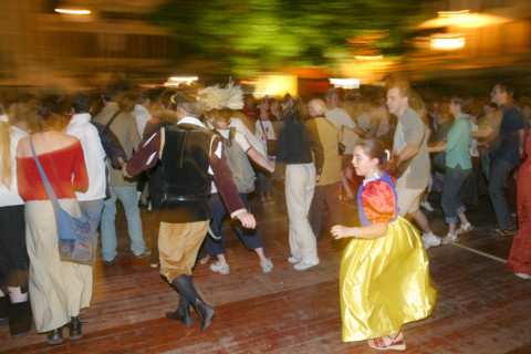France, Haute Normandie, Seine Maritime, Rouen, cathedrale notre dame, fetes jeanne d'arc 2005, 
bal medieval, danseurs, musique medievale, costumes traditionnels,