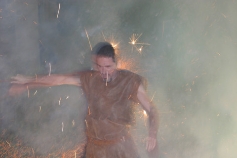 France, Haute Normandie, Seine Maritime, Rouen, cathedrale notre dame, fetes jeanne d'arc 2005, 
spectacle "les nuits de feu", pyrotechnie, cracheurs de feu, bateleurs, saltimbanques, danse, torches,
