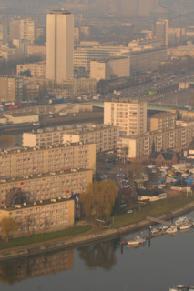 France, Haute Normandie, Seine Maritime, Rouen, rive gauche, ile Lacroix, vue depuis la cote sainte catherine, panorama, la Seine, bateaux, immeubles, logements, habitat, 
tour des archives, conseil g...