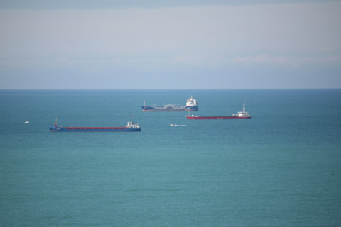 France, Haute Normandie, Seine Maritime, Dieppe, mer, trois cargos, caboteurs au large