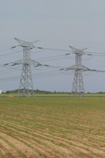 France, Haute Normandie, Seine Maritime, pays de Caux, Penly, pylones, lignes haute tension au depart de la centrale electronucleaire de Penly, energie, environnement, developpement durable,