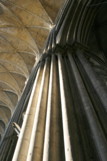 France, Haute Normandie, Seine Maritime, Rouen, cathedrale Notre-Dame, art gothique, pilier de la nef, colonne,