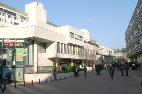 France, Haute Normandie, Seine Maritime, Rouen, espace du palais, centre commercial, commerces, magasins, face au palais de justice,
