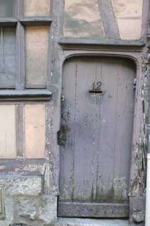 France, Haute Normandie, Seine Maritime, Rouen, rue de bourg l'abbe, detail habitat, maison, colombages, pans de bois, habitat traditionnel, facade, porte,