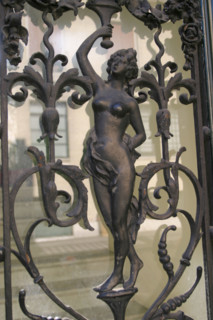 France, Haute Normandie, Seine Maritime, Rouen, quartier des hotels particuliers, ferronnerie, porte, femme, nymphe, grille, 
rue saint patrice