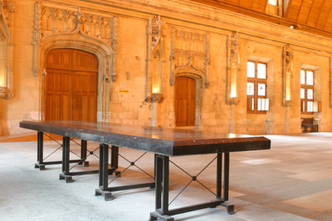 France, Haute Normandie, Seine Maritime, Rouen, palais de justice, tribunal, institution, monument historique restaure en 2007, neo gothique, salle des procureurs, table de plaidoirie ou officia Pierr...