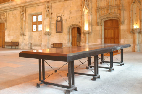 France, Haute Normandie, Seine Maritime, Rouen, palais de justice, tribunal, institution, monument historique restaure en 2007, neo gothique, salle des procureurs, table de plaidoirie ou officia Pierr...