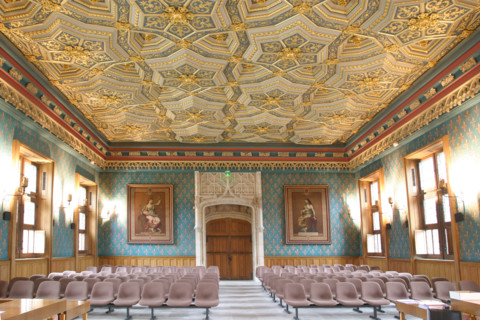 France, Haute Normandie, Seine Maritime, Rouen, palais de justice, tribunal, institution, monument historique restaure en 2007, neo gothique, plafond a caissons de la cour d'assises.