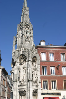 France, Haute Normandie, Seine Maritime, Rouen, place de la croix de pierre et sa fontaine, monument, sculpture,