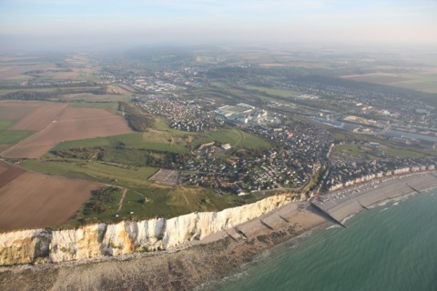 France, picardie somme, pays de la bresle maritime, vue aerienne, littoral, cote d'albatre, falaises, entre mers et le bois de cise