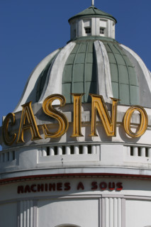 France, Basse Normandie, orne, casino de bagnoles de l'orne, detail, coupole, dome,