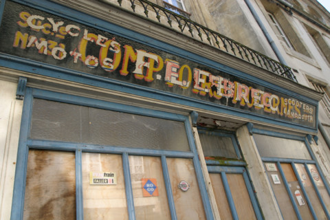 France, Basse Normandie, orne, argentan, centre ville, ancienne boutique, enseigne,