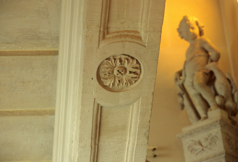 France, Paris 4e, le marais, rue elzevir, hotel de donon, hotel particulier, musee cogncq jay ville de Paris, detail grand escalier, sculpture,