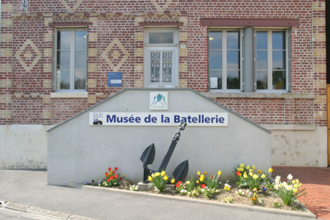 France, picardie, oise, longueuil annel, ecluses, mariniers, musee de la batellerie, transport fluvial, peniche, freycinet, eau, navigation,