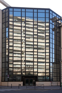 France, paris 14e, montparnasse, refelts dans un immeuble vitre, rue vercingetorix, place de catalogne, boffil, architecture, vitres,