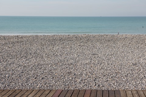 France, somme, entre picardie et Normandie, mers les bains, face au treport, pays de la bresle maritime, cote d'albatre, plage, galets, cabines de bains, station balneaire,