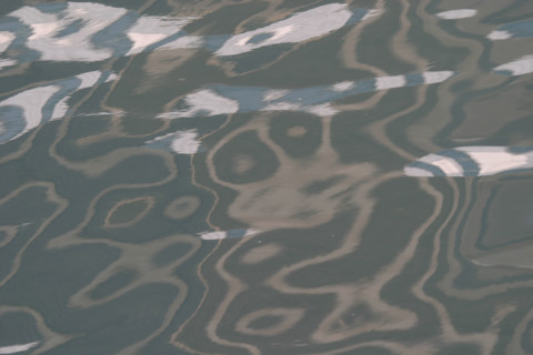 France, ile de france, hauts de seine, neuilly sur seine, la seine sous le pont de neuilly, reflets, formes geometriques,