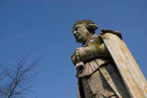 France, ile de france, hauts de seine, neuilly sur seine, la seine sous le pont de neuilly, statue, sculpture,