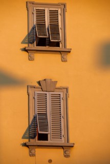 Italie, toscane, florence, firenze, renaissance italienne, habitat traditionnel, maisons, volets, jalousies, detail,