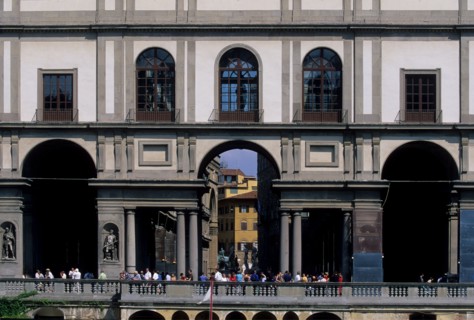Italie, toscane, florence, firenze, galerie des offices, musee, uffizi, renaissance italienne, arcades, touristes,