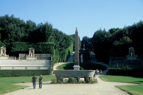 Italie, toscane, florence, firenze, jardin boboli, fontaine, statues sculpture, obelisque, touristes, couple, parc, renaissance italienne,