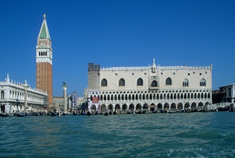 Italie, venise, grand canal, touristes, palazzo ducale, palais des doges, campanile, san marco, saint marc, eau, palais, habitat traditionnel,