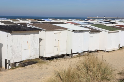 France, region nord, pas de calais, calais, plage, cabines de plage, mer du nord, sable, dune, oyats, digue,