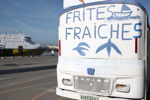 France, region nord, pas de calais, boulogne sur mer, port, mer du nord, ferry, transmanche ferries, ld lines, cote d'albatre, liaison boulogne douvres, vagues, camion baraque a frites,
