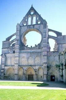 France, region picardie, aisne, longpont, abbaye de longpont, art gothique, vestige, foret de retz, herbe, monument historique,