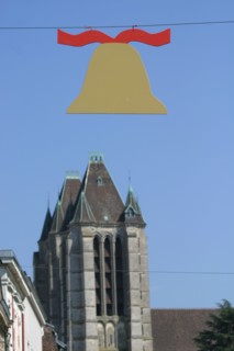 France, region picardie, oise, noyon, art gothique, religion, cathedrale depuis la rue de Paris, decor, cloche de paques,